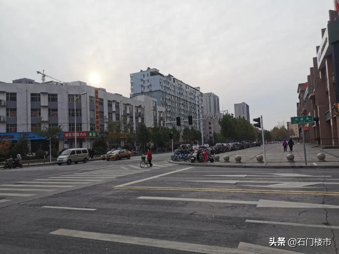 近30天逾350人看房！洋味足却有bug！中介说：采光不太好