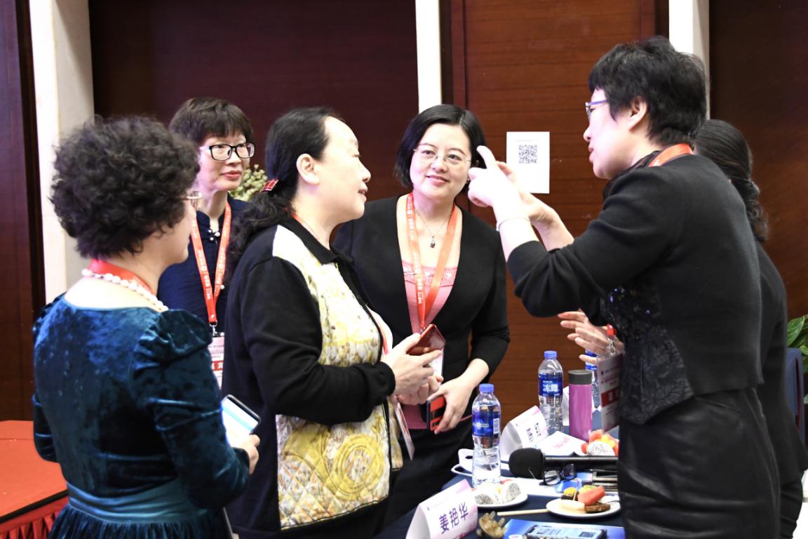 鹏城聚首促专业精耕论坛把脉弥区域短板--深圳市二院妇科成功举办第一届阴道镜及宫颈疾病诊疗高峰论坛