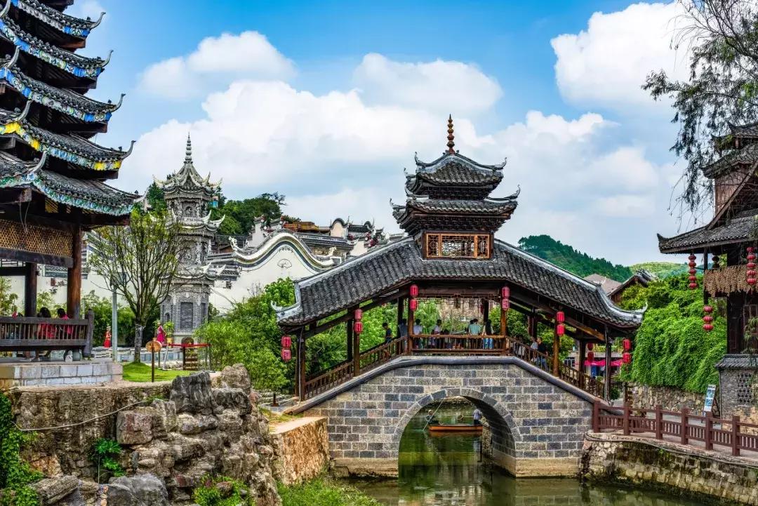 贵州黔东南为什么那么火,黔东南在贵州算不算穷的地方