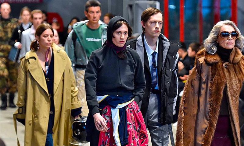 这年头穿什么显年轻,穿得中性一点才时髦