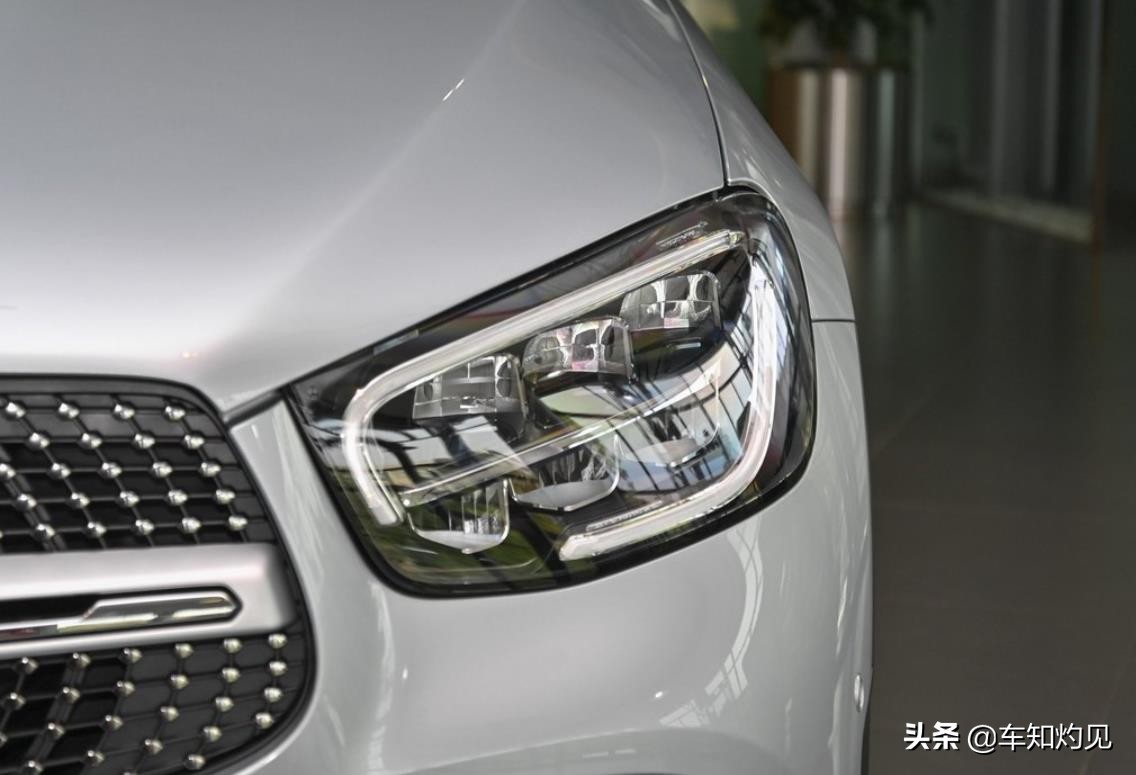 奔驰glc300是全时四驱吗,2.0t的gl8动力够吗