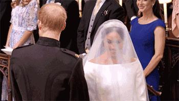 美国政府“魔爪”伸向英国王室！连王妃的婚纱、戒指都不放过