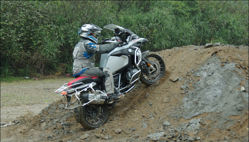 宝马r1250rt和水鸟怎么选,新款水鸟2024