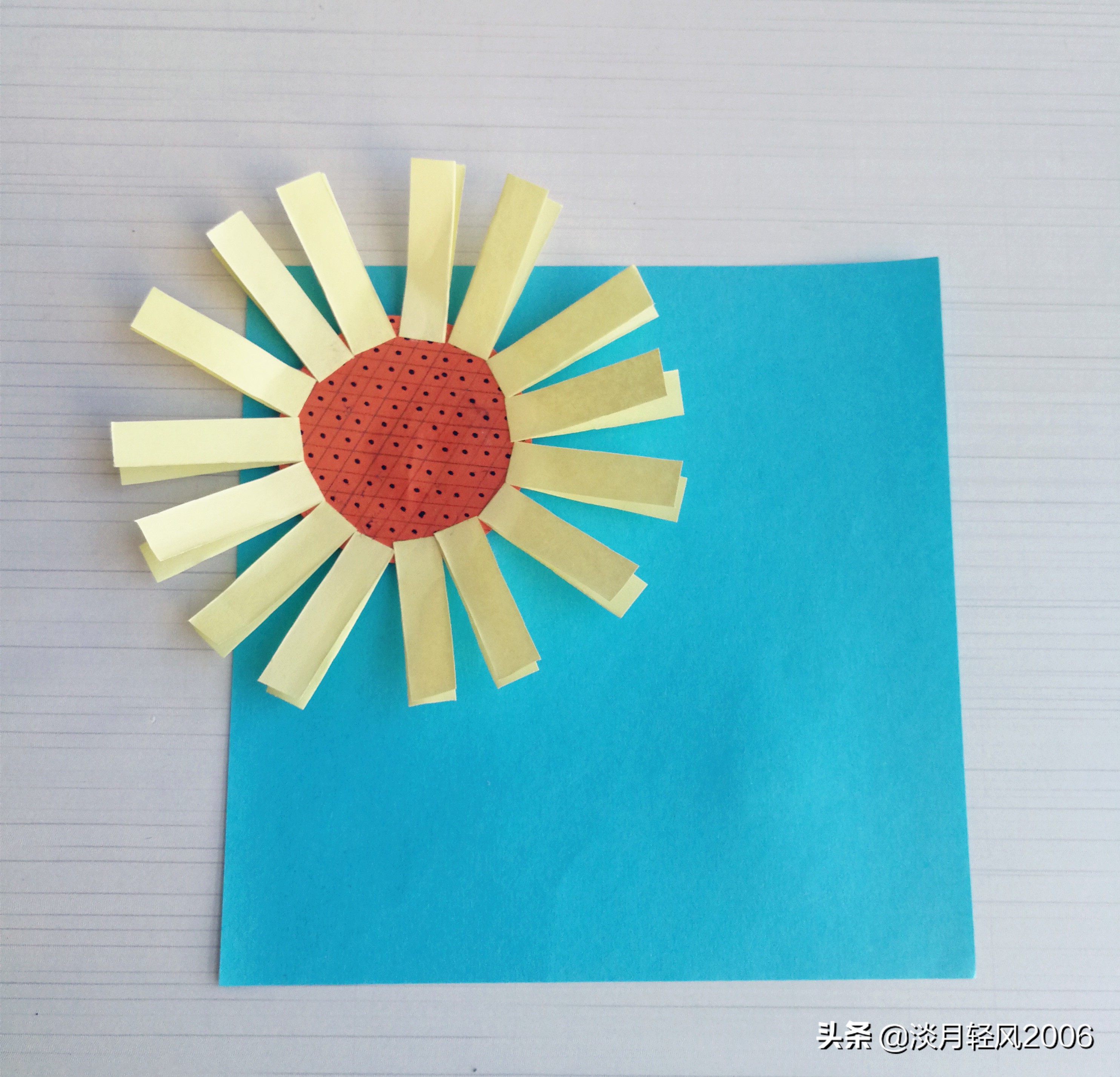 黄色卡纸向日葵创意美术作品,用卡纸折向日葵最简单的方法