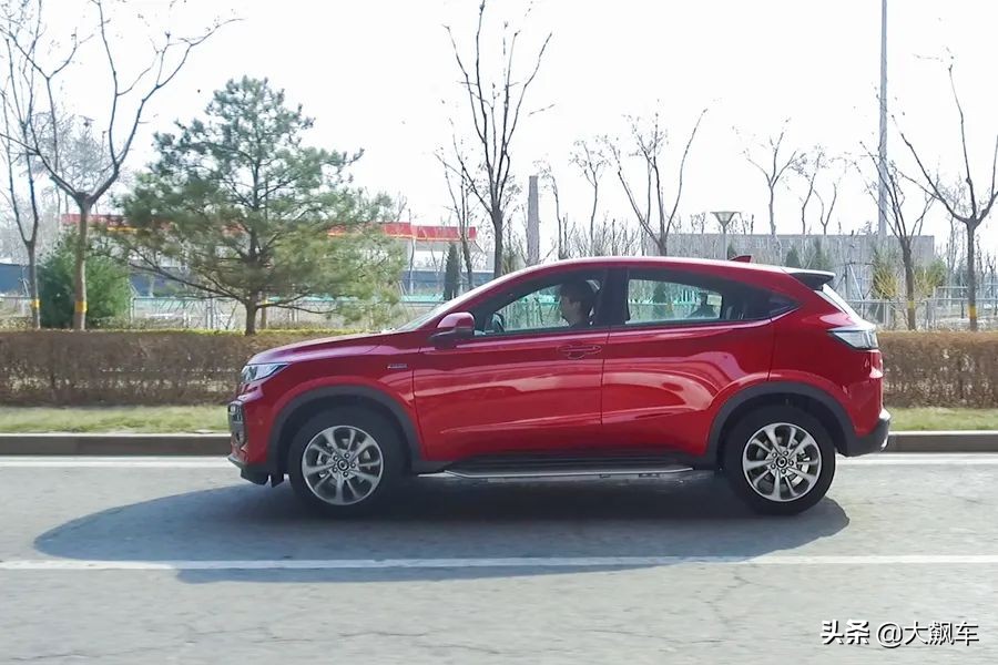 比燃油车便宜电动汽车,油车代步电动汽车