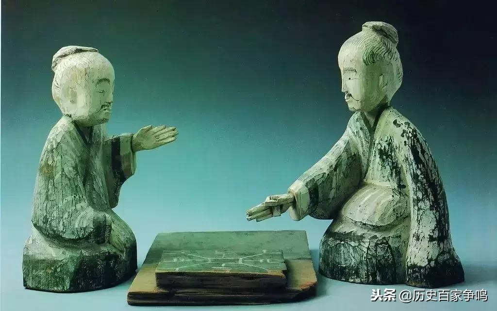 黑漆朱绘六博具：比大富翁飞行棋更好玩的游戏