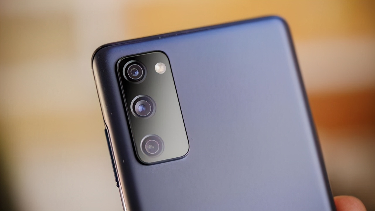 2个月跌价1000元，骁龙888+120Hz+4800mAh