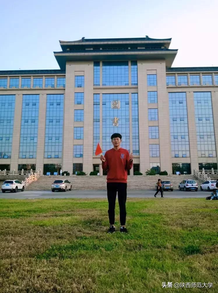 我与国旗共舞,我与国旗并肩
