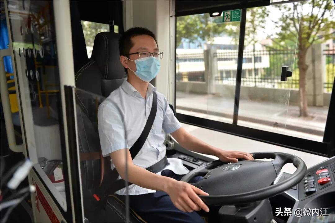 这个假期，最美的他们用行动“说话”——