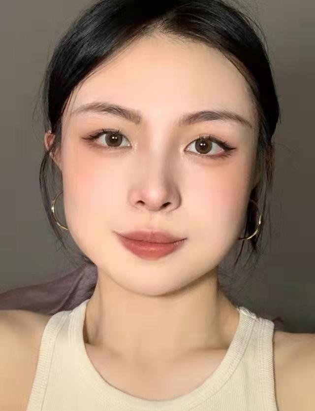方脸型的发型易打理,方脸型最好别乱选发型