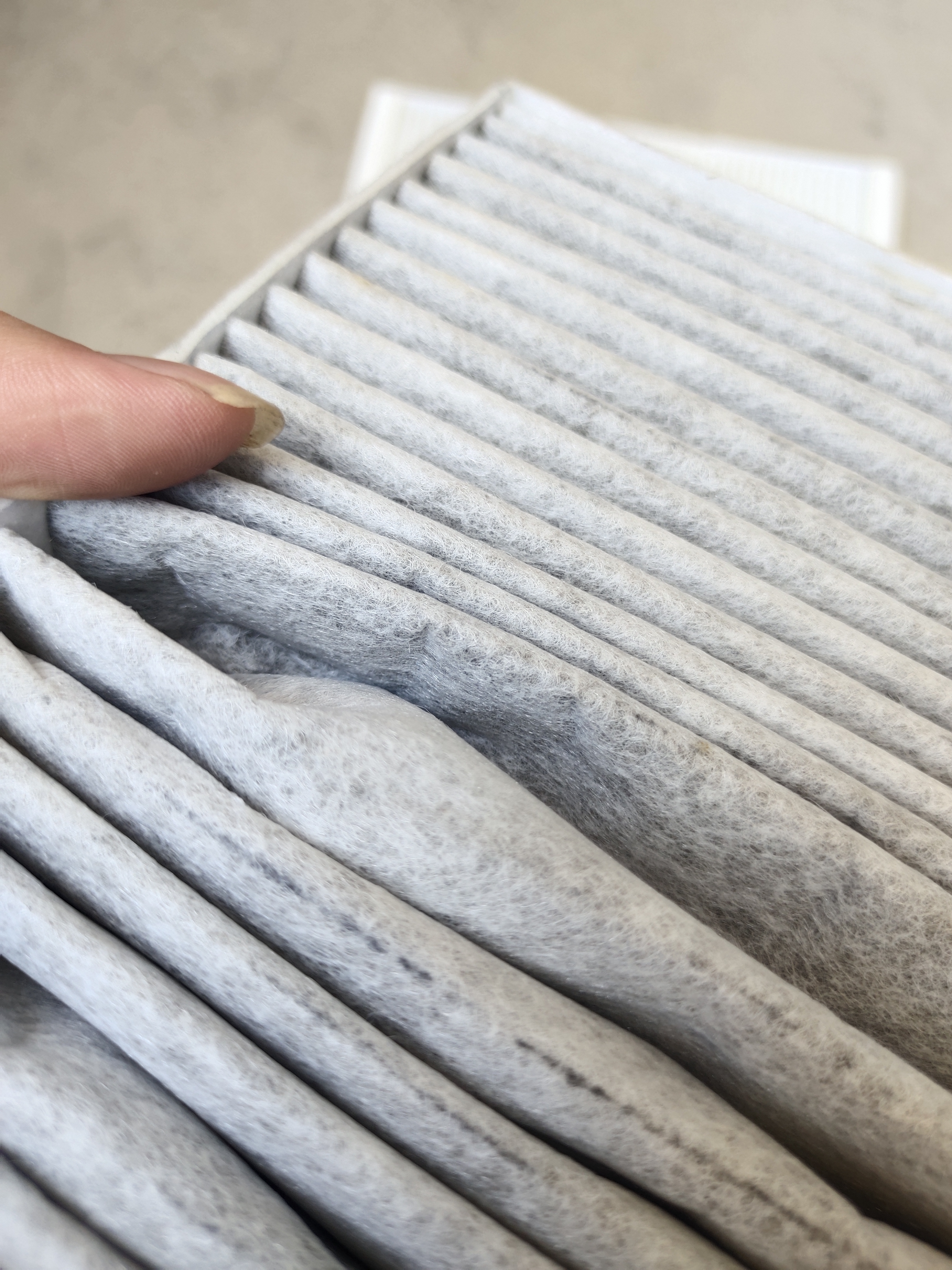 怎么分辨空调滤芯是否该更换,其实空调滤芯换什么样的比较好