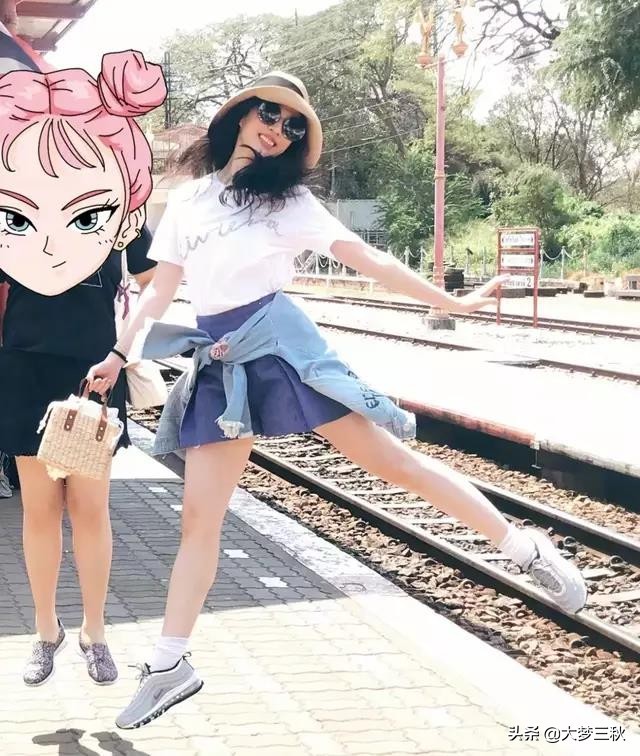 再说一次：女人一旦40，出门戴帽子，瞧下图，40像20，谁戴谁美