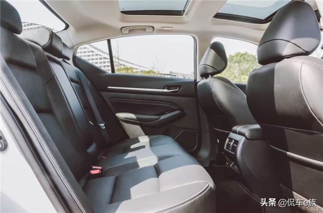 动力强又舒适的2.0排量,日产天籁2.0l试驾