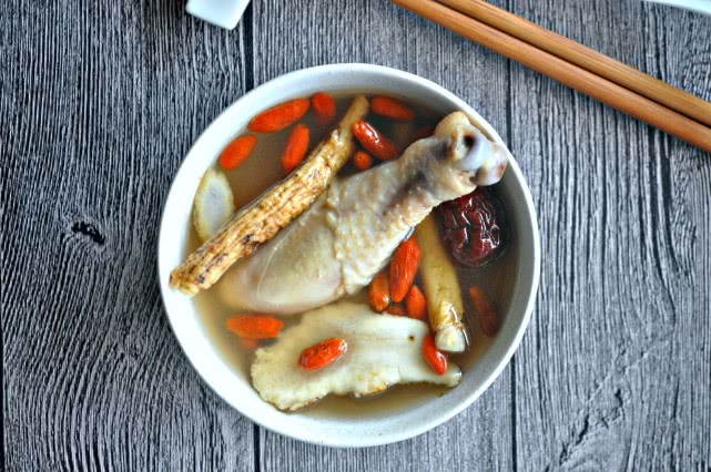 长期吃鸡肉会对身体造成什么伤害,吃鸡肉对血管有影响吗