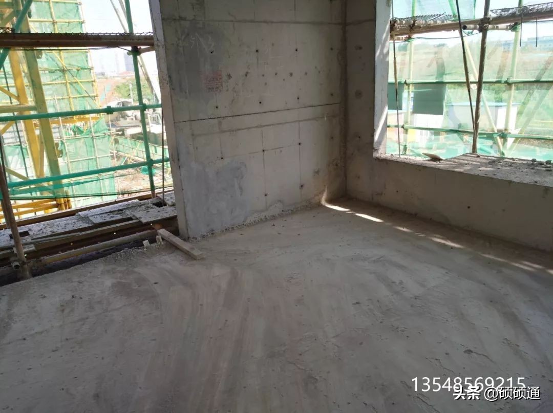 一种新型悬挑架的安装搭设设备,施工现场新型悬挑架