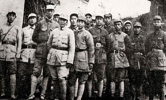 十大元帅40岁时是何身份：林彪是司令，陈毅是军长，贺龙挖野菜