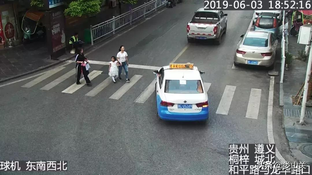 遵义斑马线礼让行人扣分,绥阳不礼让行人扣多少分罚多少钱