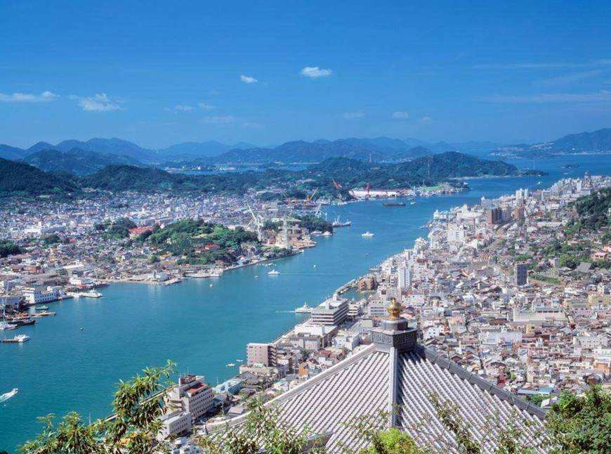 被轰炸后的广岛,被轰炸过后的长崎