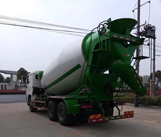 陕汽德龙新m3000和m3000s,德龙m3000与f3000区别