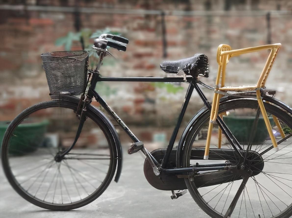 八十年代一辆二八大杠现在多少钱,八零年二八大杠自行车多少钱