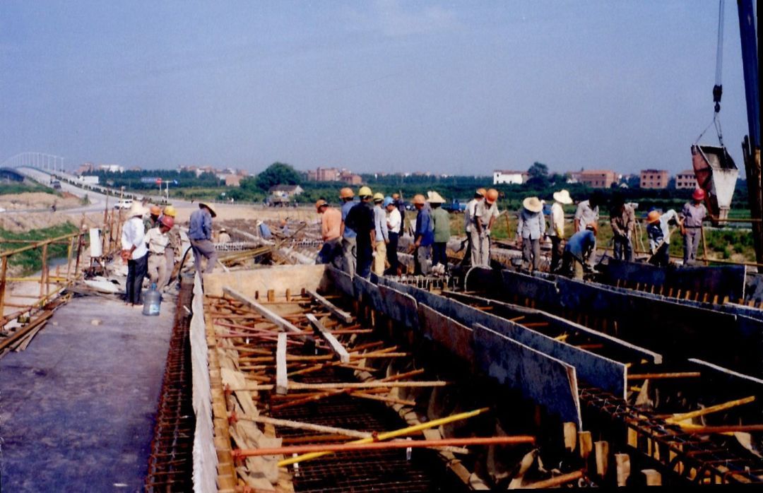 捡到金属棒丧命,1992年山西工人捡到神秘金属