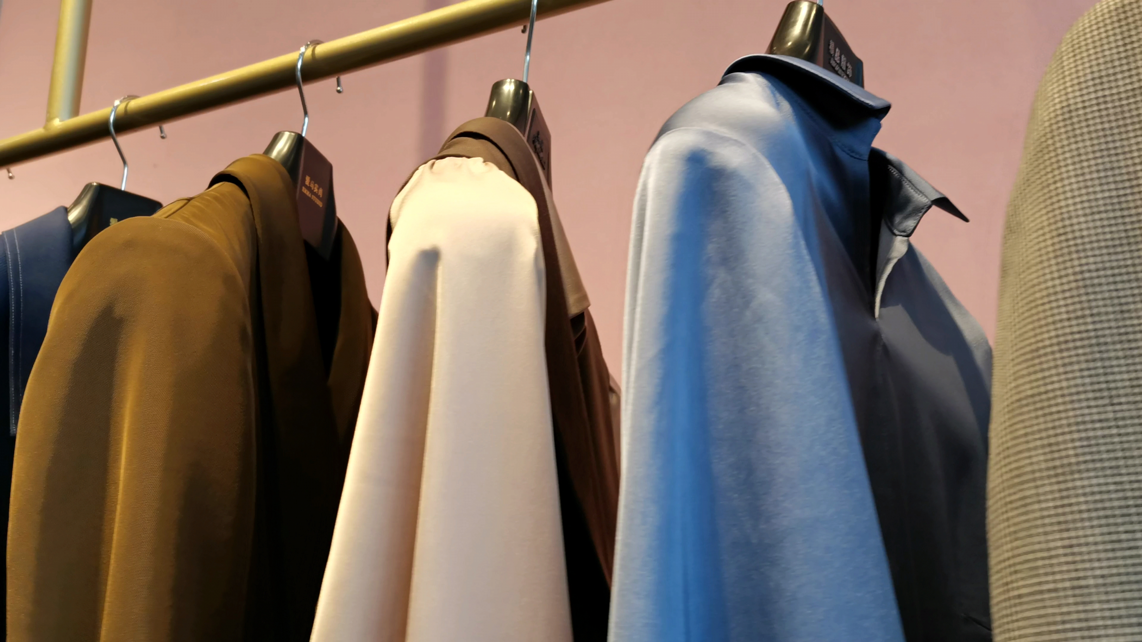 实体店较之电商的优势,实体店服装定制好还是网上好