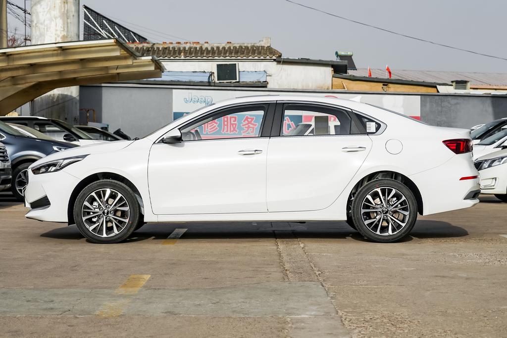 连云港锦泰起亚4s店,连云港市起亚k3豪华版