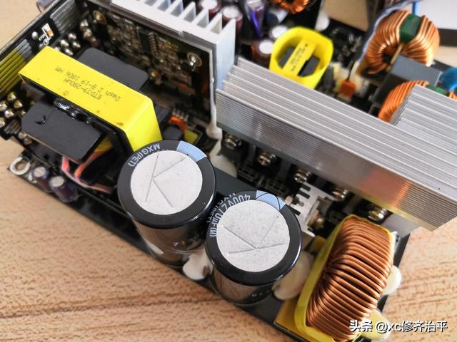 艾湃ag750w拆解,艾湃电竞ag750m拆解