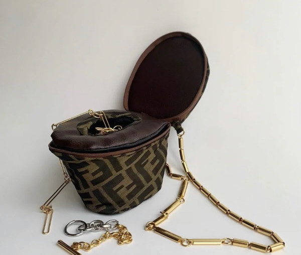 盘点blackpink又丑又贵衣服,盘点blackpink的贵衣服