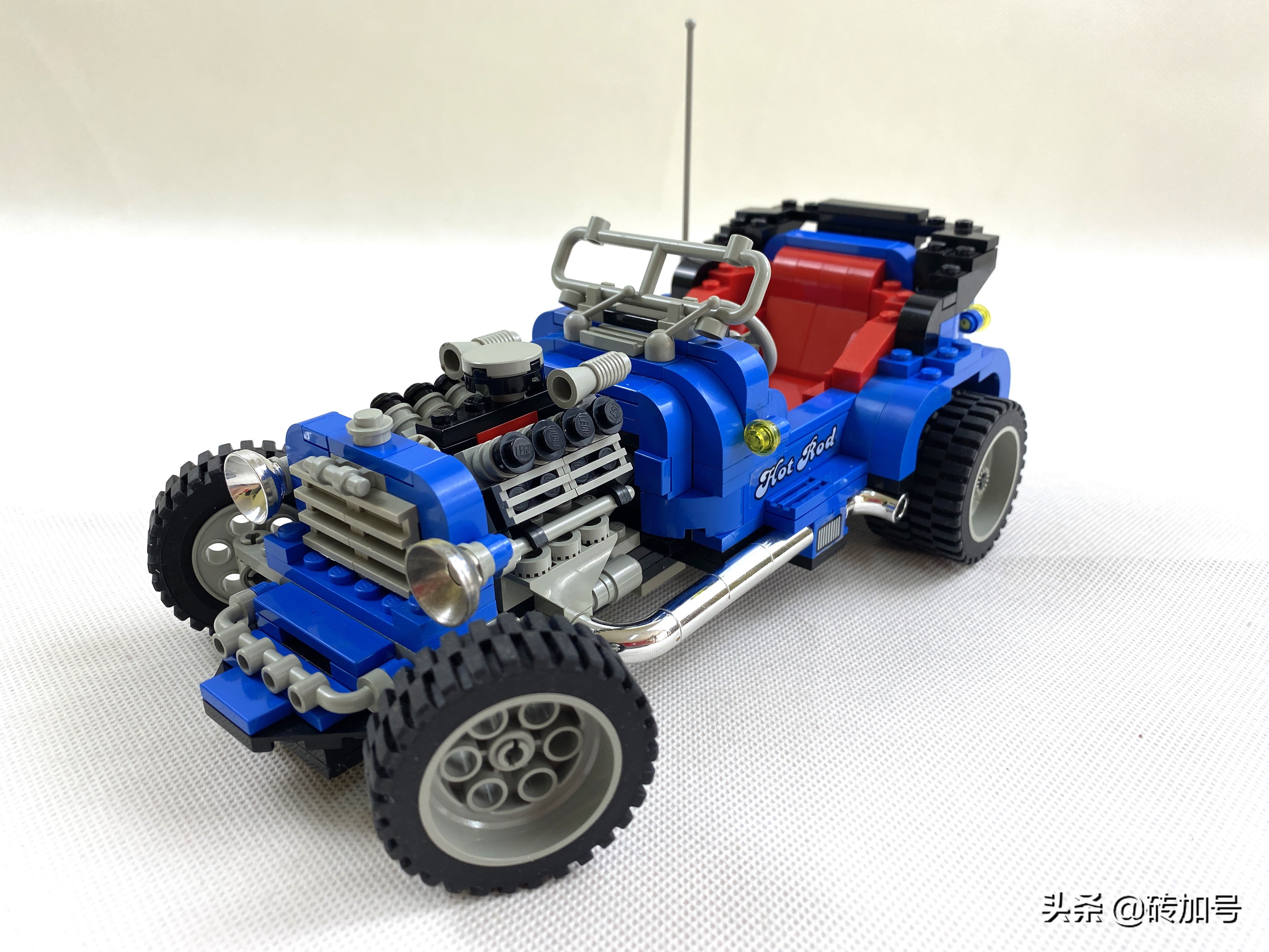 乐*官高**方出的少数几辆HotRod，借5541蓝色狂怒揭开尘封的模型小组
