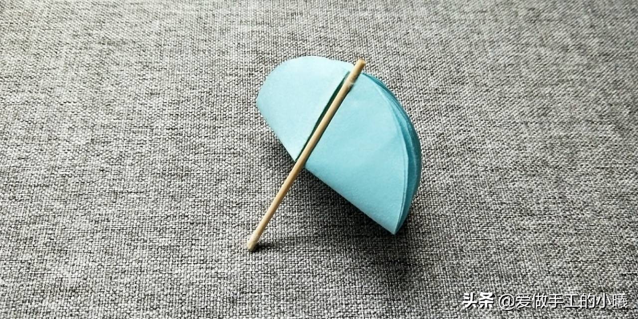 用简单的方法折一把小雨伞,小雨伞怎么折又简单又漂亮