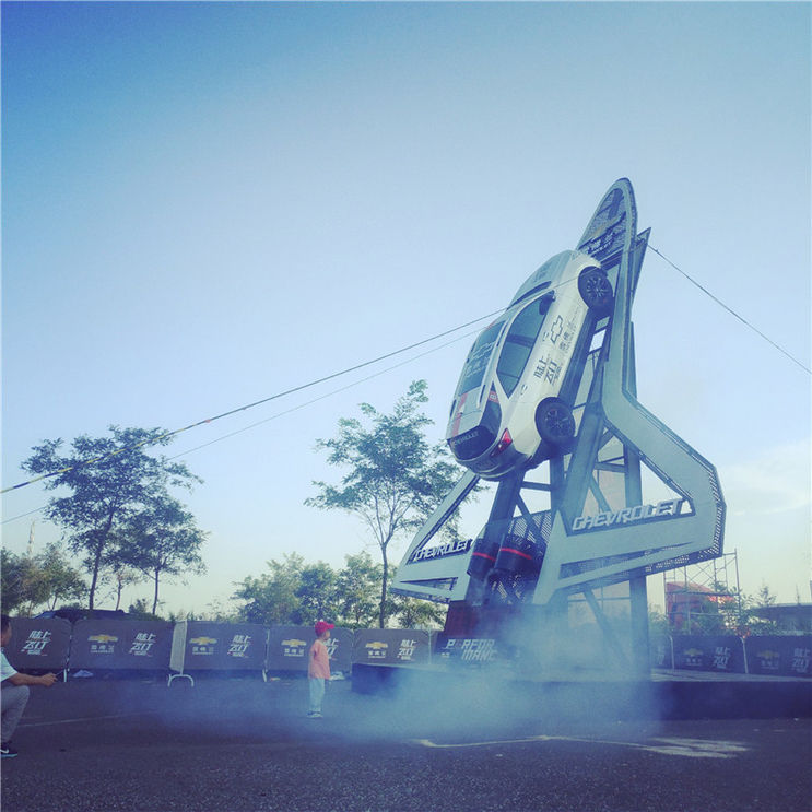 烧胎、飞车、长腿妹有关陆上飞行的记忆碎片