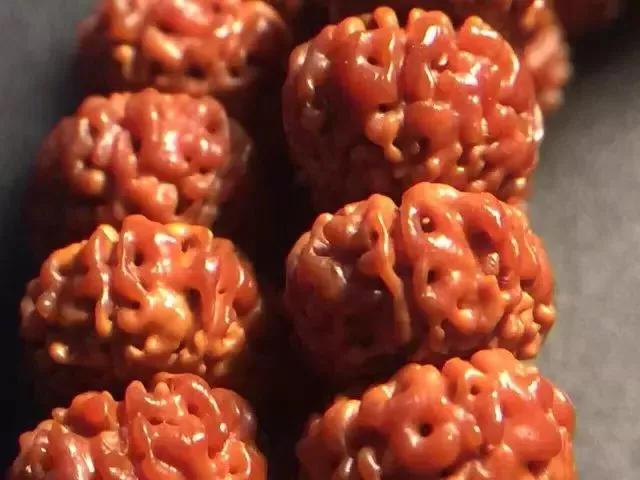 金刚菩提子纹路里面有小孔正常吗,金刚菩提啥样的纹路才是顶级的