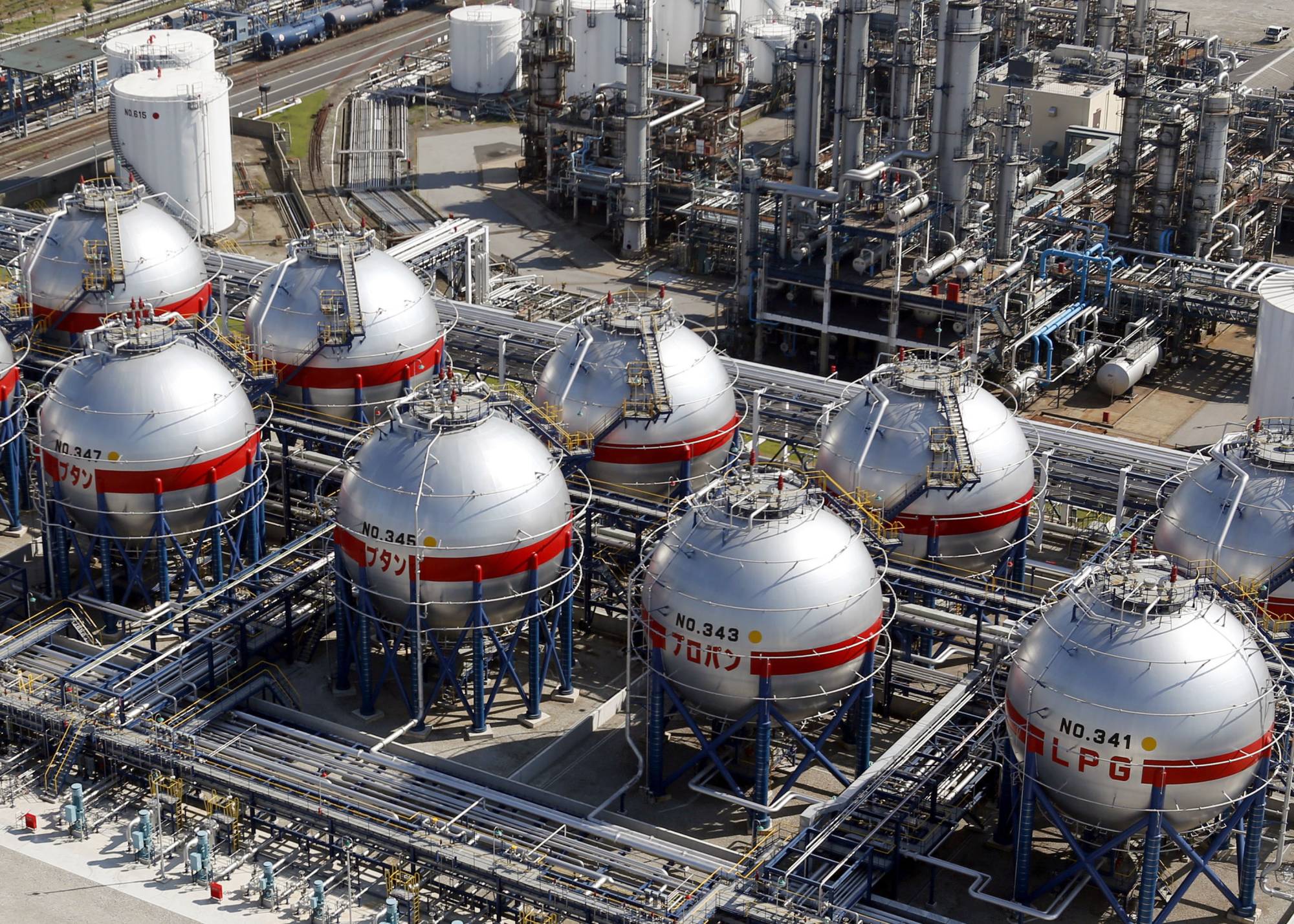 鞠个躬完事！日本制造跌落神坛，三菱造假30年，检测报告形同虚设