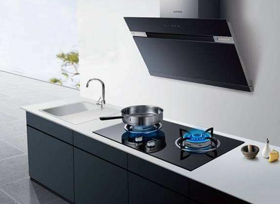 侧吸油烟机和顶吸油烟机哪个好用,厨房装修油烟机和灶具怎么选