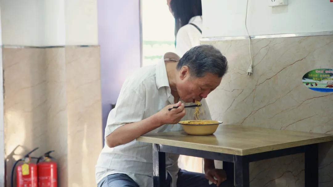 襄阳牛肉面从哪里传来的,一碗襄阳牛肉面唤醒襄阳一座城