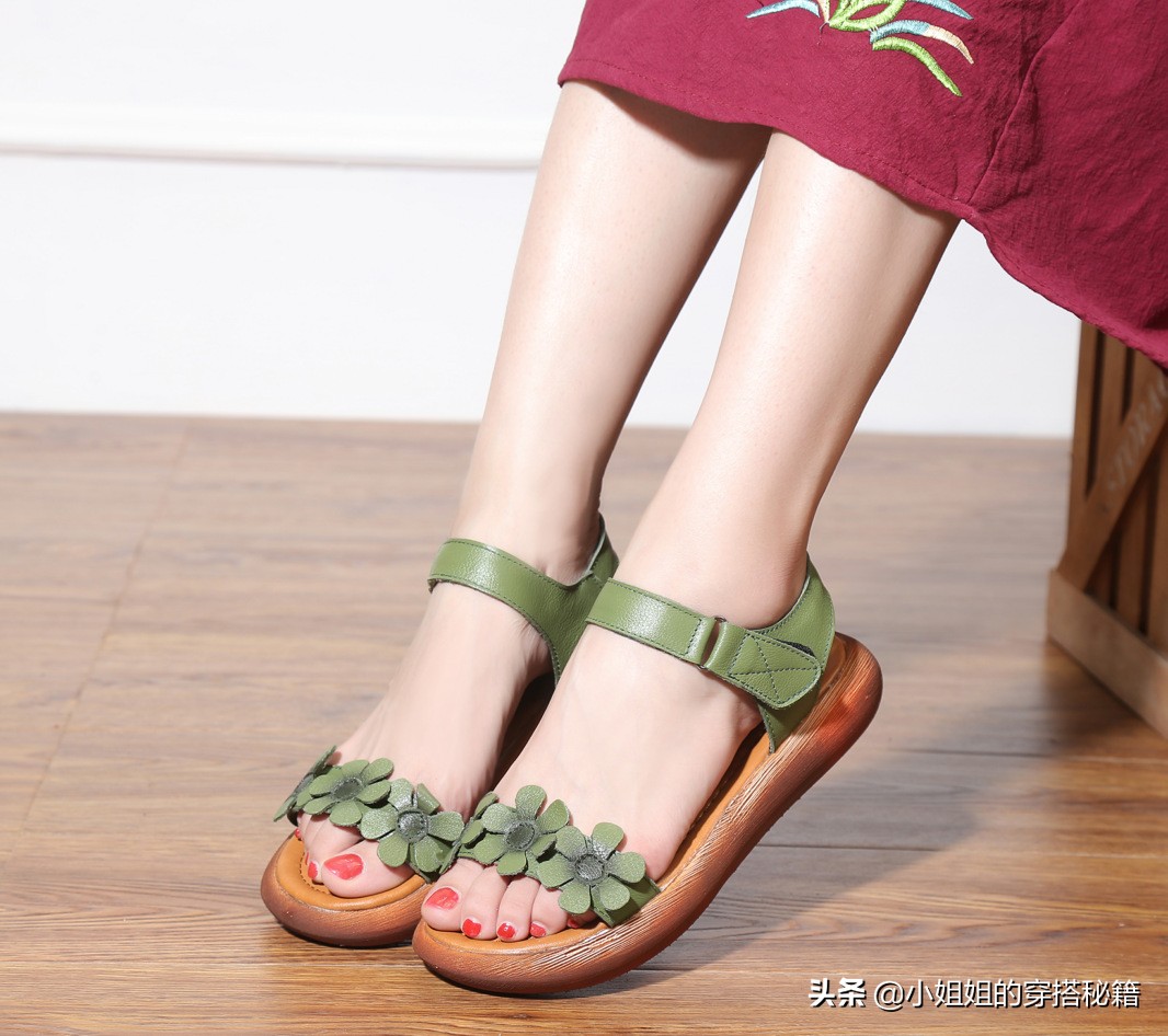 怎样穿高跟鞋才不累,女生穿高跟鞋也有小技巧