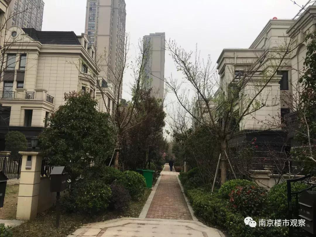 10盘迎来交付大考，实景谍照流出！这品质…
