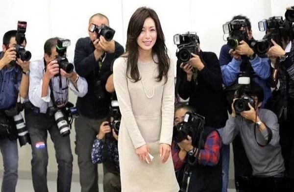 酒井法子现场直播视频,酒井法子复出艰难