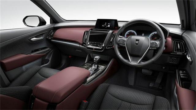 丰田皇冠王者归来，百公里加速7.4s，油耗却为12L