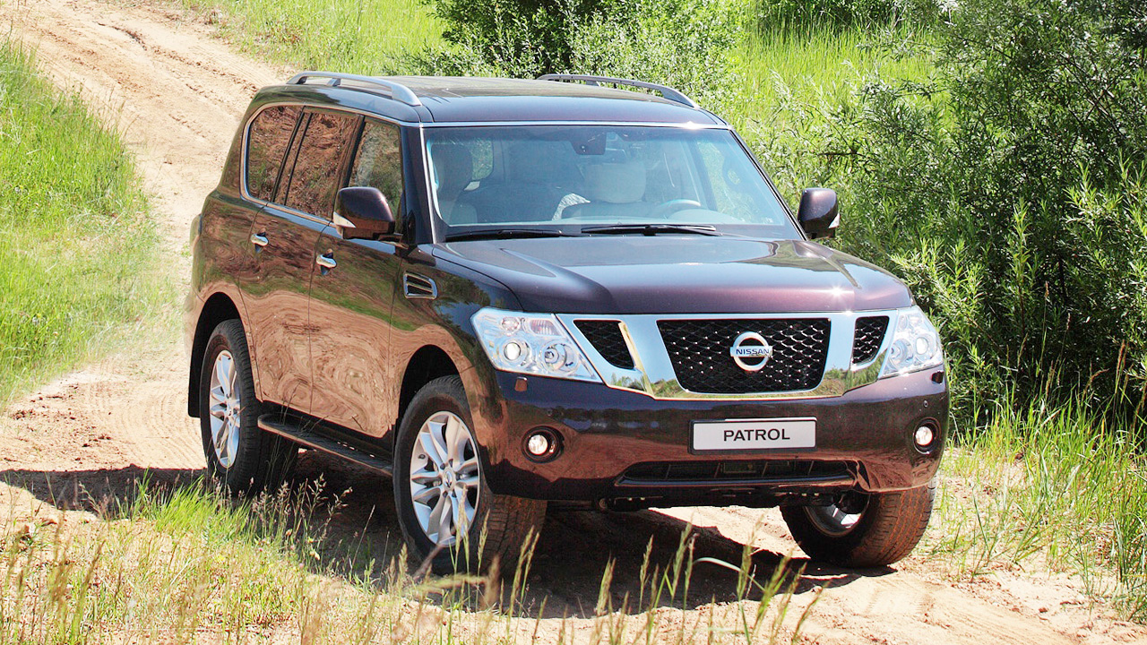 日产途乐vs丰田陆巡越野视频,日产途乐和丰田陆巡哪一款车更大