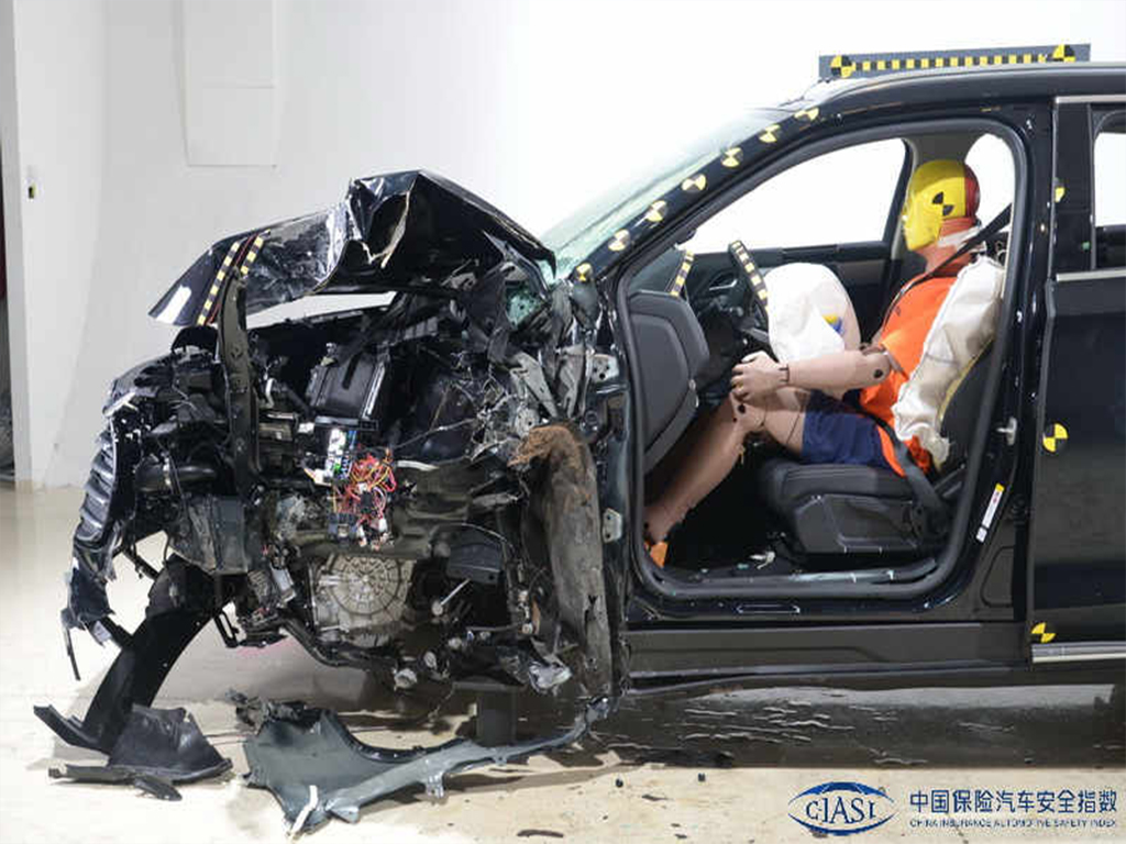 最安全的预警车,汽车安全最好的是哪款车