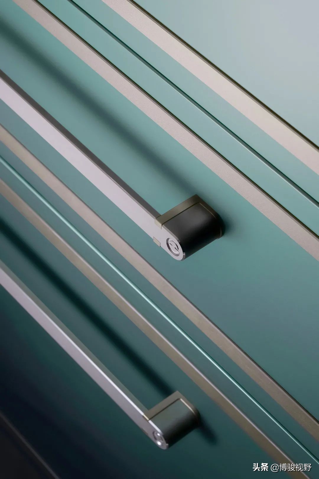 金牌厨柜：半年营收13.27亿，衣柜占比21.13%，大宗业务占比34.3%