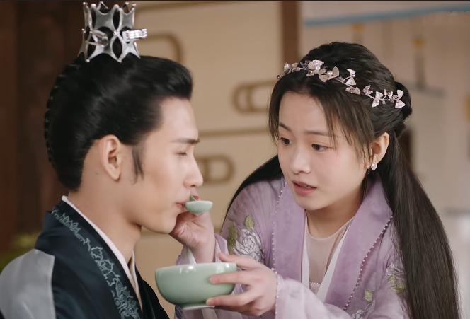 又亲又咬还“壁咚”！《花好月又圆》路子野，“先婚后爱”太上头