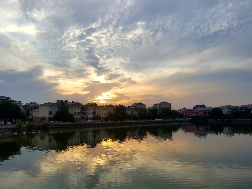 南京市江宁区锦绣花园湖边,江宁麒麟门锦绣花园