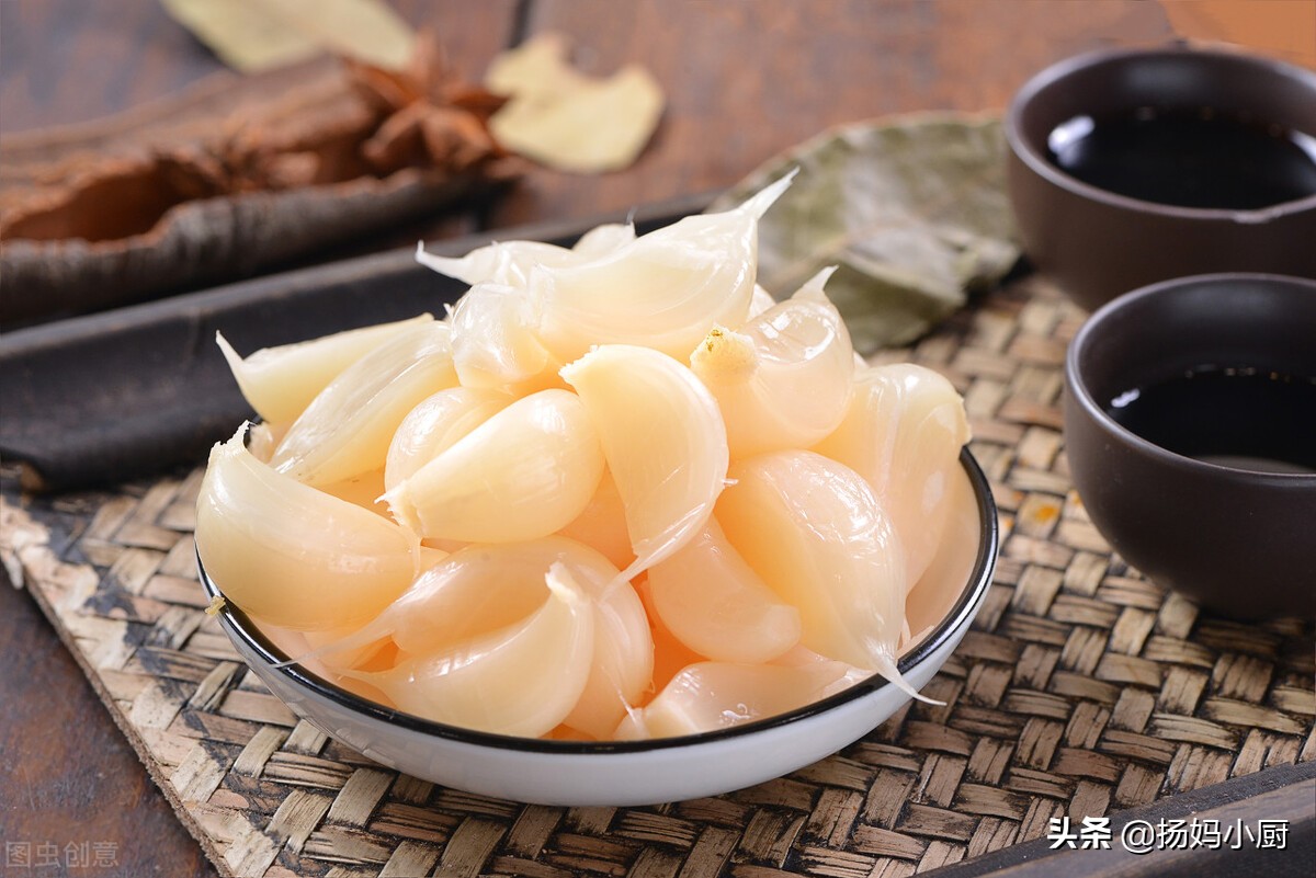 腌蒜10斤用多少盐多少醋多少糖,腌蒜不放糖的方法