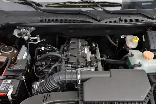 五菱宏光s1尊享型油耗多少一公里,五菱宏光s和五菱宏光v哪个油耗大