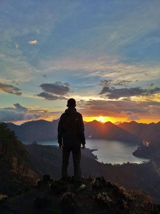 林贾尼火山一日游,印尼火山徒步攻略