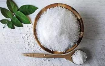 白衣服发黄洗白小窍门,白衣服油渍发黄洗白小窍门