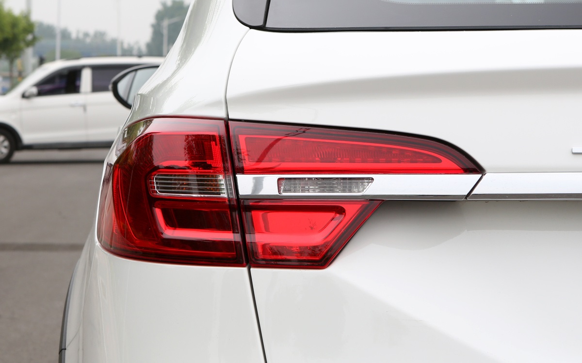 蔚领和明旅哪个值得入手,大众蔚领和朗动有啥区别